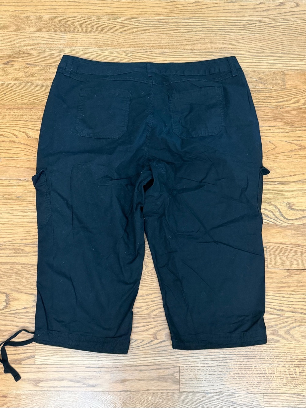 St. John’s Bay Women’s Capri Cargo Pants Black Size 20W Drawstring - Picture 4 of 4